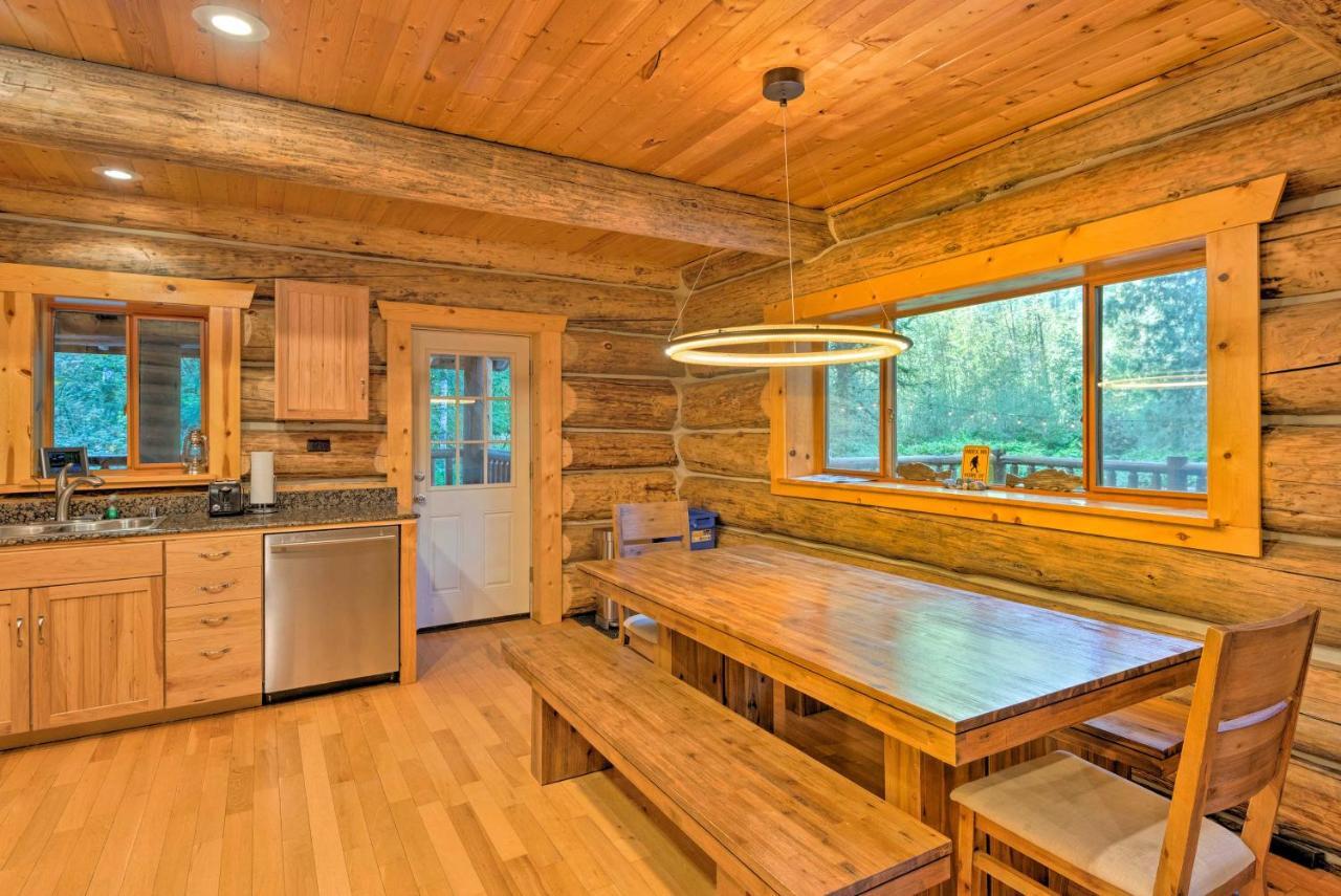 Riverfront Gold Bar Log Cabin Near Stevens Pass! Exterior foto